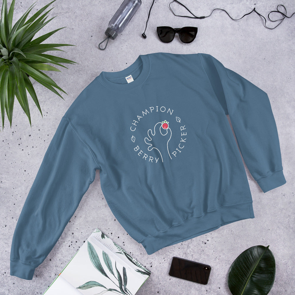 Champion Berry Picker Finnish Nature Sweatshirt - Finnish sweatshirt from Very Finnish Problems